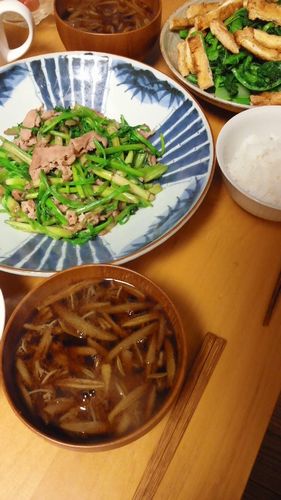 せりと豚肉の炒めもの by nekotano